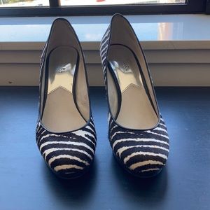 Gently worn Michael Kors Animal Print Heel - 9